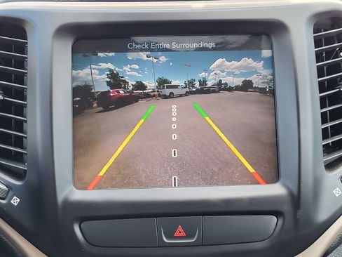Used 2016 Jeep Cherokee Limited AWD/4WD image 9