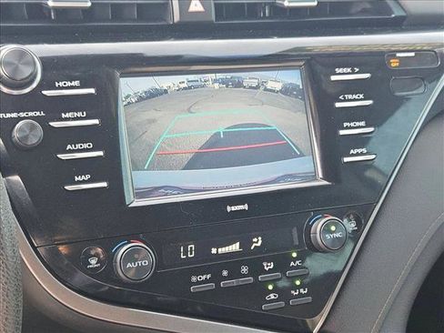 Used 2020 Toyota Camry LE image 18