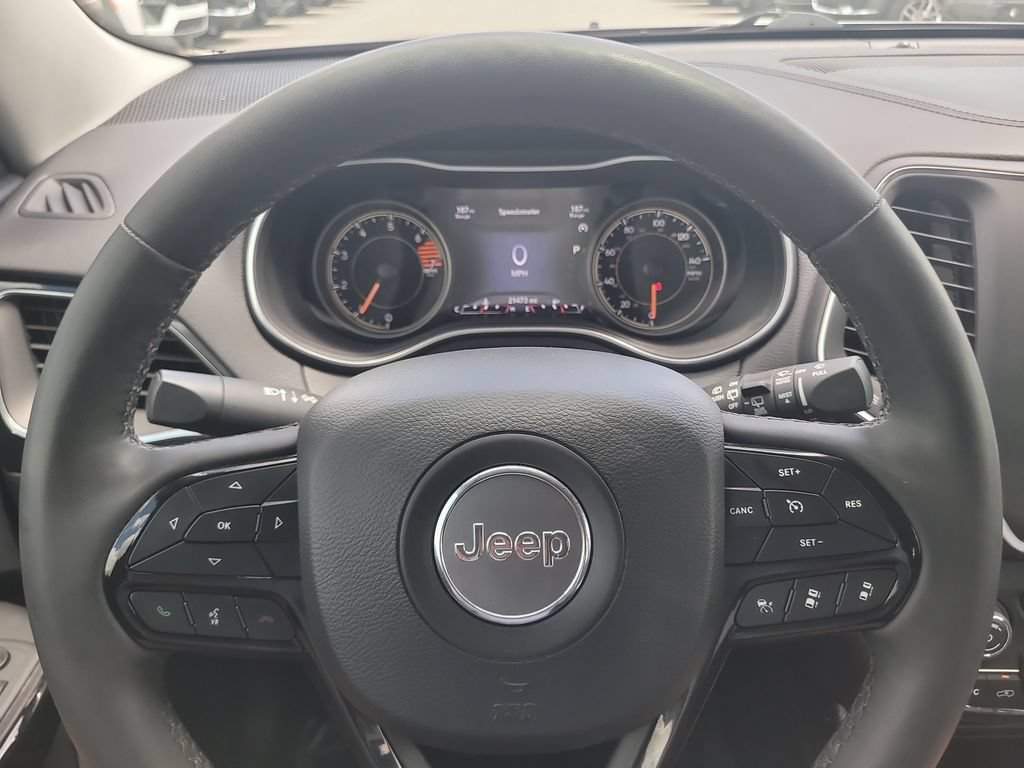 Used 2023 Jeep Cherokee Altitude Lux AWD/4WD image 32