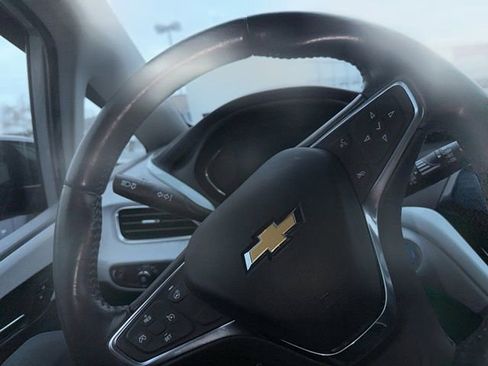 Certified 2021 Chevrolet Bolt Premier image 11