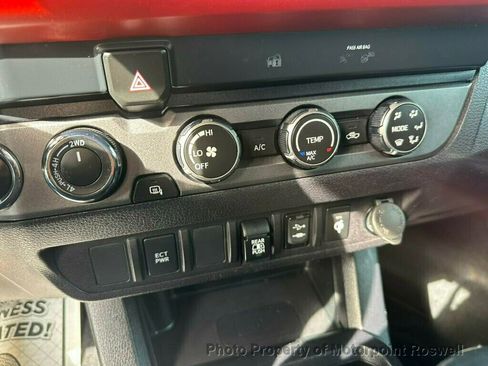Used 2019 Toyota Tacoma TRD Off-Road image 18
