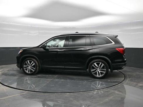 Used 2017 Honda Pilot Touring image 5