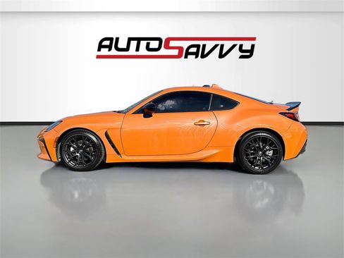 Used 2023 Toyota GR86 10th Anniversary SE image 4