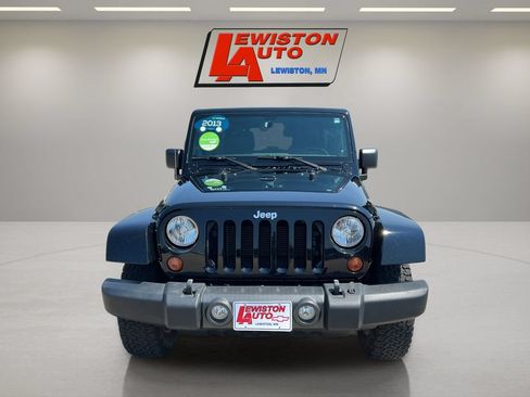 Used 2013 Jeep Wrangler Unlimited Sahara w/ Connectivity Group AWD/4WD image 9