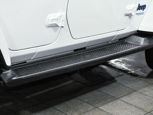 Used 2022 Jeep Wrangler Unlimited Sahara image 73