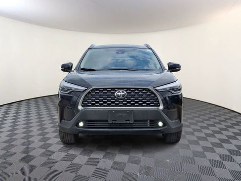 Used 2022 Toyota Corolla Cross XLE w/ Convenience Package image 3