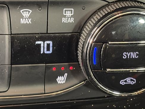 Used 2022 Buick Encore GX Essence w/ Advanced Technology Package image 27