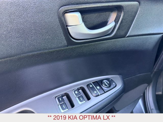 Used 2019 Kia Optima LX FWD image 13