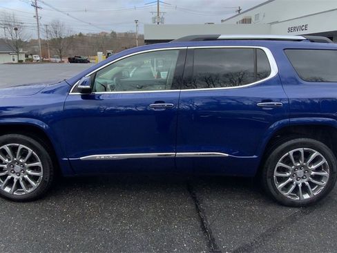 Used 2023 GMC Acadia Denali w/ Denali Technology Package image 6