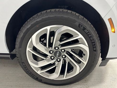 Used 2025 Lincoln Navigator Reserve image 70