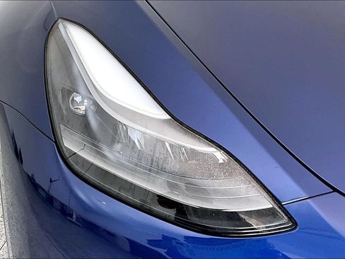 Used 2023 Tesla Model Y Performance AWD/4WD image 32