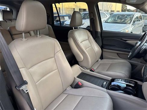 Used 2016 Honda Pilot Touring image 10