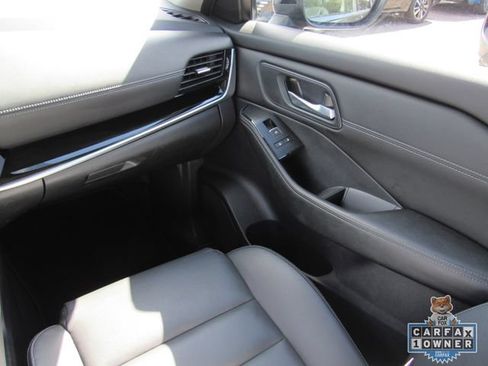 Certified 2025 Nissan Rogue SL w/ SL Premium Package FWD image 22