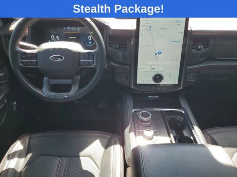 Used 2023 Ford Expedition Limited AWD/4WD image 31