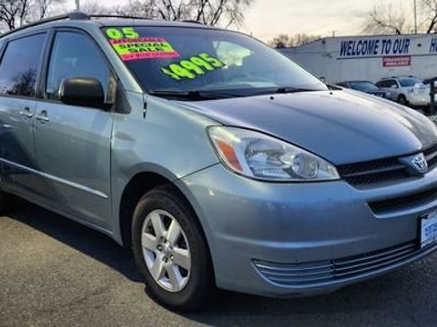 Used 2005 Toyota Sienna LE image 2