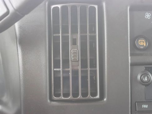 Used 2022 Chevrolet Express 3500 w/ Driver Convenience Package image 17