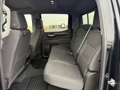 Used 2025 GMC Sierra 1500 SLE w/ Preferred Package image 16