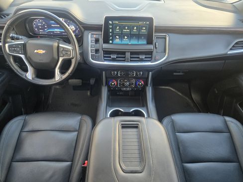 Used 2022 Chevrolet Suburban LT w/ Luxury Package image 19