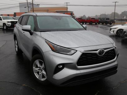 Used 2024 Toyota Highlander LE