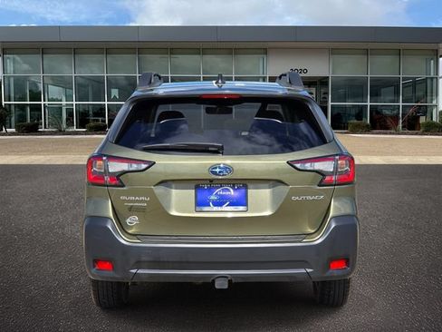 Used 2025 Subaru Outback Premium AWD/4WD image 5