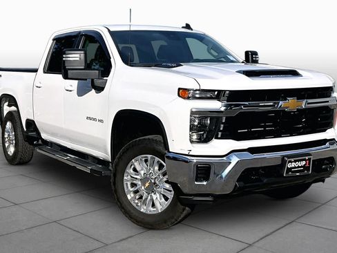 Used 2024 Chevrolet Silverado 2500 LT AWD/4WD image 3