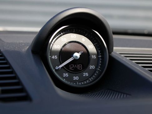 Used 2025 Porsche 911 Carrera image 23