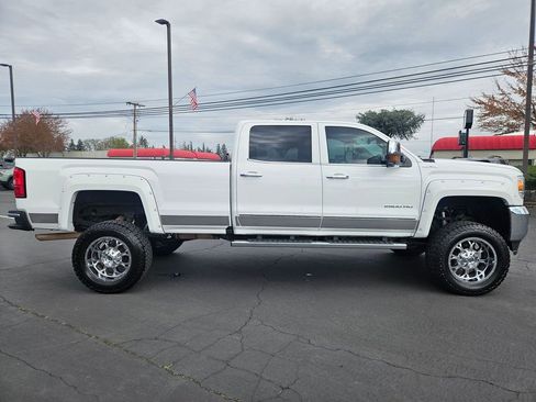 Used 2017 GMC Sierra 2500 SLT AWD/4WD image 7