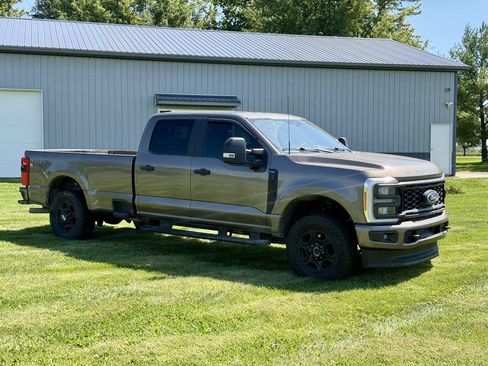 Used 2023 Ford F250 XL w/ STX Appearance Package AWD/4WD image 4