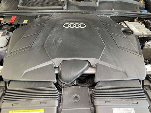 Used 2020 Audi Q8 Prestige w/ Prestige Package image 24