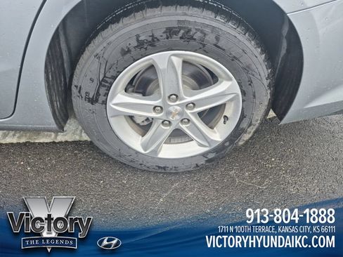 Used 2024 Chevrolet Malibu LT FWD image 19