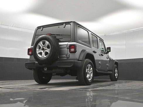 Used 2018 Jeep Wrangler Unlimited Sport S AWD/4WD image 36