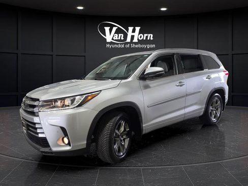 Used 2018 Toyota Highlander Limited Platinum AWD/4WD image 3