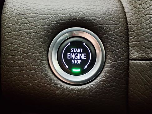 Used 2023 GMC Yukon XL Denali image 23