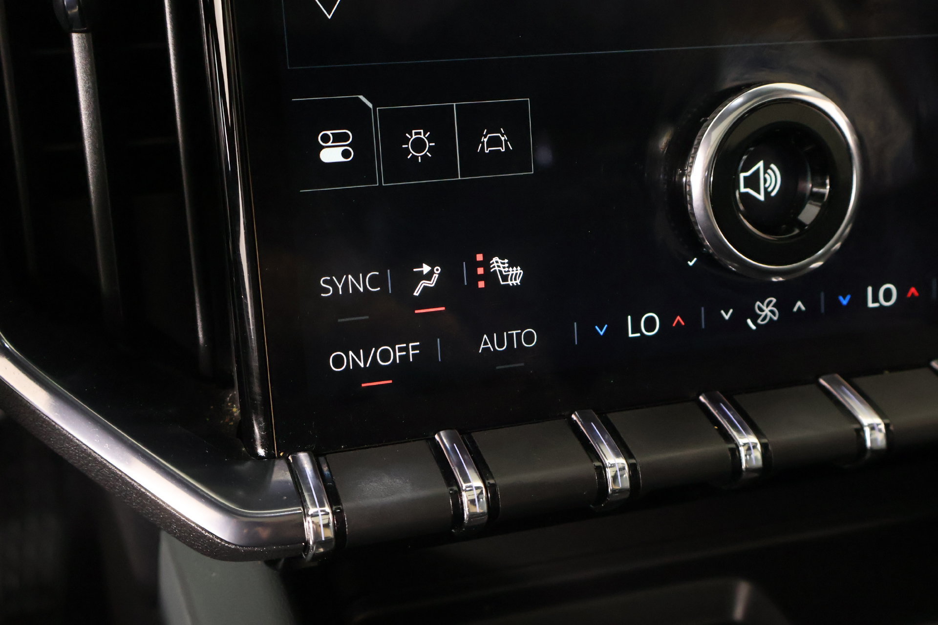 Used 2025 GMC Acadia AT4 AWD/4WD image 7