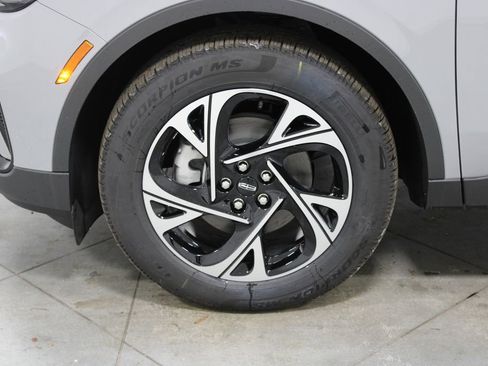 New 2026 Lincoln Nautilus Premier AWD/4WD image 18