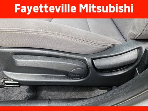 Used 2015 Hyundai Elantra SE FWD image 9