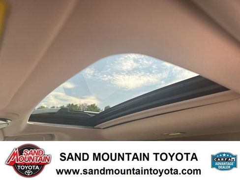 Used 2025 Subaru Outback Touring XT AWD/4WD image 18