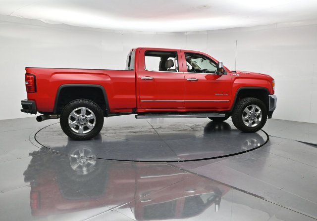 Used 2019 GMC Sierra 2500 SLT w/ Duramax Plus Package AWD/4WD image 2