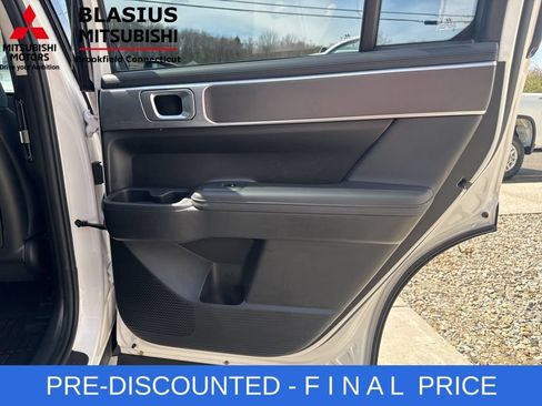 Used 2025 Hyundai Santa Fe SEL FWD image 42