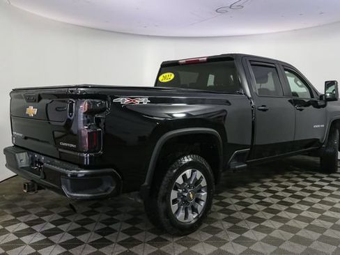 Used 2022 Chevrolet Silverado 2500 Custom w/ Custom Value Package AWD/4WD image 13