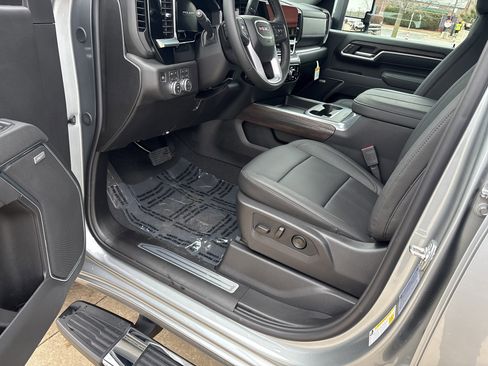 New 2026 GMC Sierra 2500 SLT w/ SLT Premium Package AWD/4WD image 12
