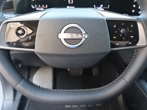 Used 2025 Nissan Murano SL AWD/4WD image 13