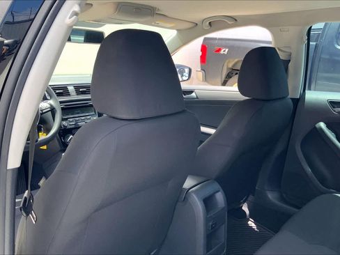 Used 2015 Volkswagen Jetta TDI S FWD image 12