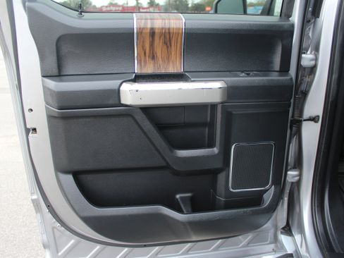 Used 2020 Ford F150 Lariat image 45