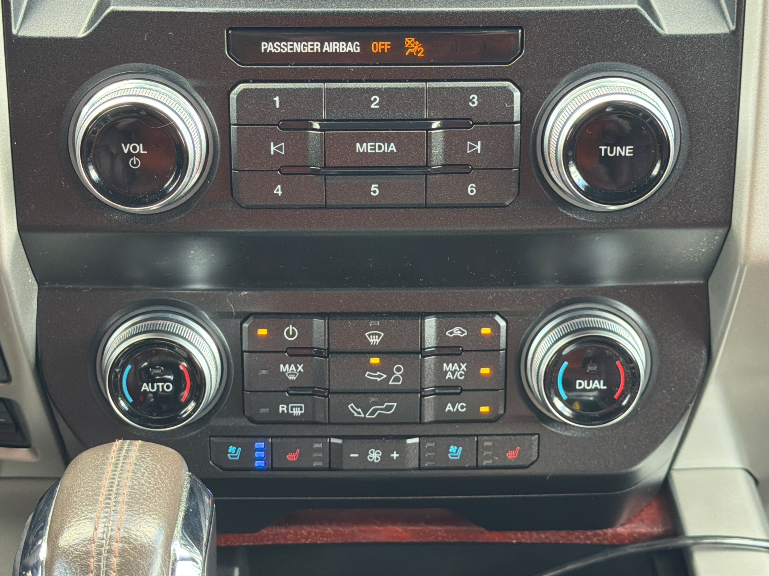 Used 2019 Ford F150 King Ranch w/ Equipment Group 601A Luxury AWD/4WD image 27