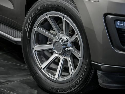 Used 2019 Ford Expedition XLT w/ Equipment Group 202A image 3