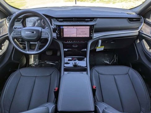 New 2026 Jeep Grand Cherokee Limited AWD/4WD image 16