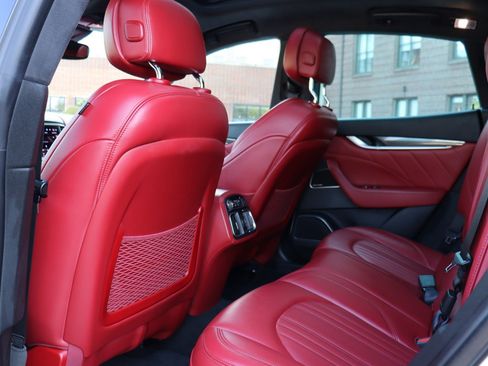 Used 2023 Maserati Levante GT AWD/4WD image 13