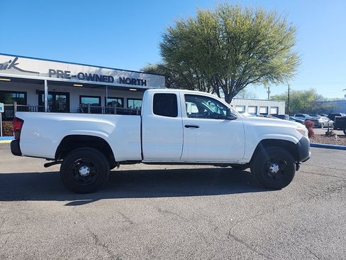 Used 2019 Toyota Tacoma SR image 2