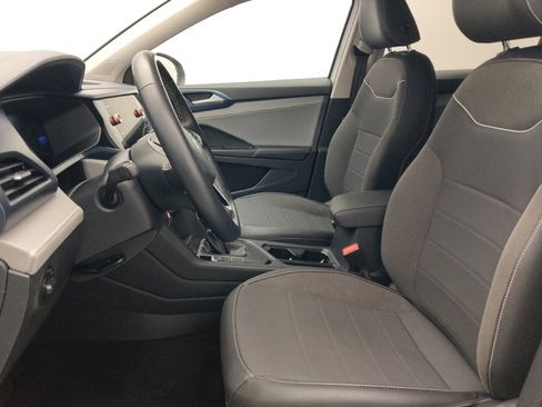 Used 2024 Volkswagen Taos SE FWD image 17